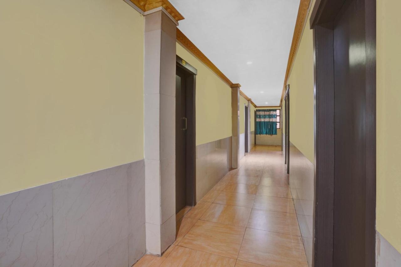 SPOT ON 81122 Alfa Lodge Bombay Esterno foto