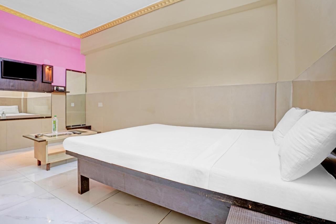 SPOT ON 81122 Alfa Lodge Bombay Esterno foto