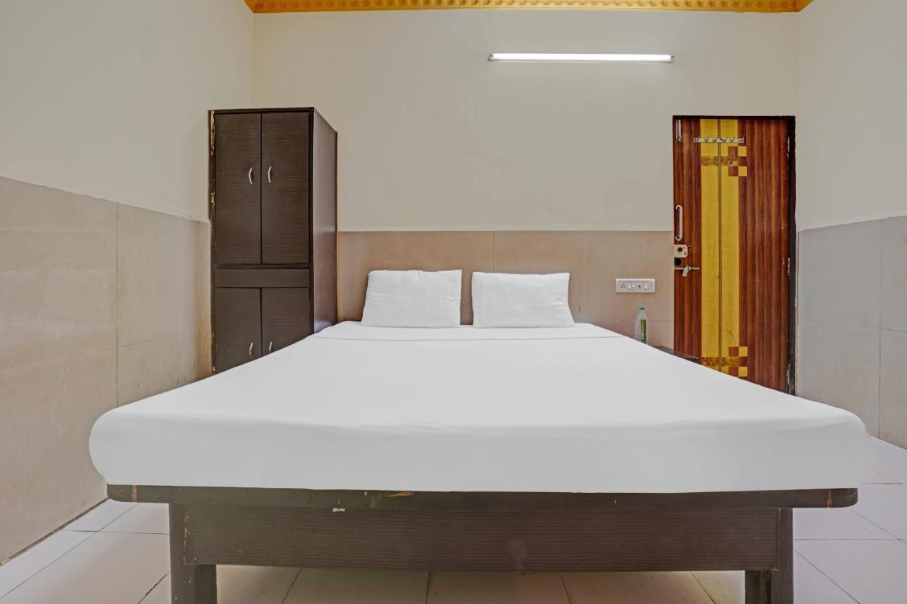 SPOT ON 81122 Alfa Lodge Bombay Esterno foto